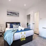 Holburn Hideaway - Sja Stays - Modern 2 Bed Apartment