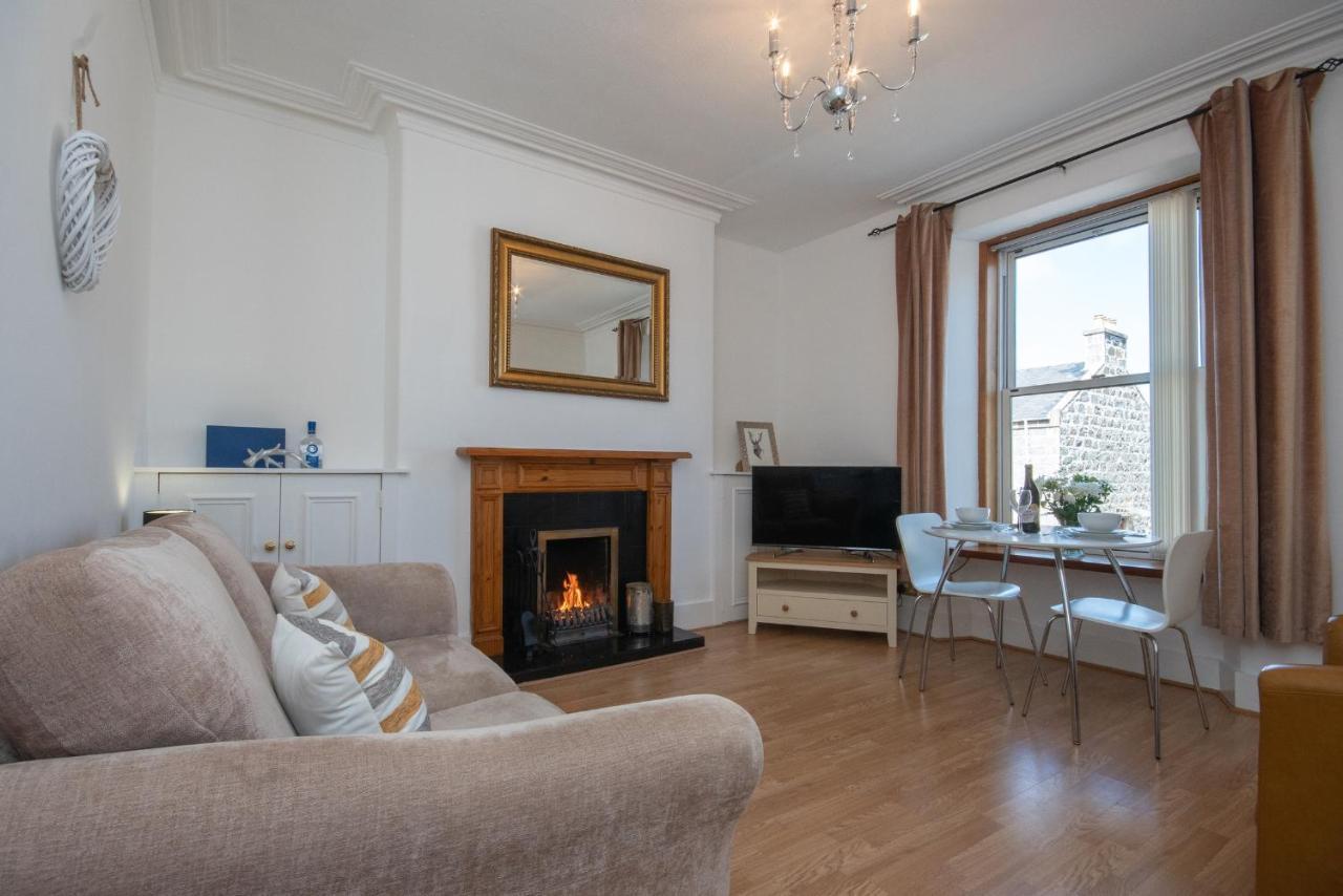Dwellcome Ltd 1 Bed Apt, Half Mile To Union Street Yet Quiet, Free Parking, Fast Wifi, Ideal For Long Term Contractor, Etc Stays, Fully Equipped Kitchen, Regular Housekeeping Option - Our Site For Assurance Apartment *