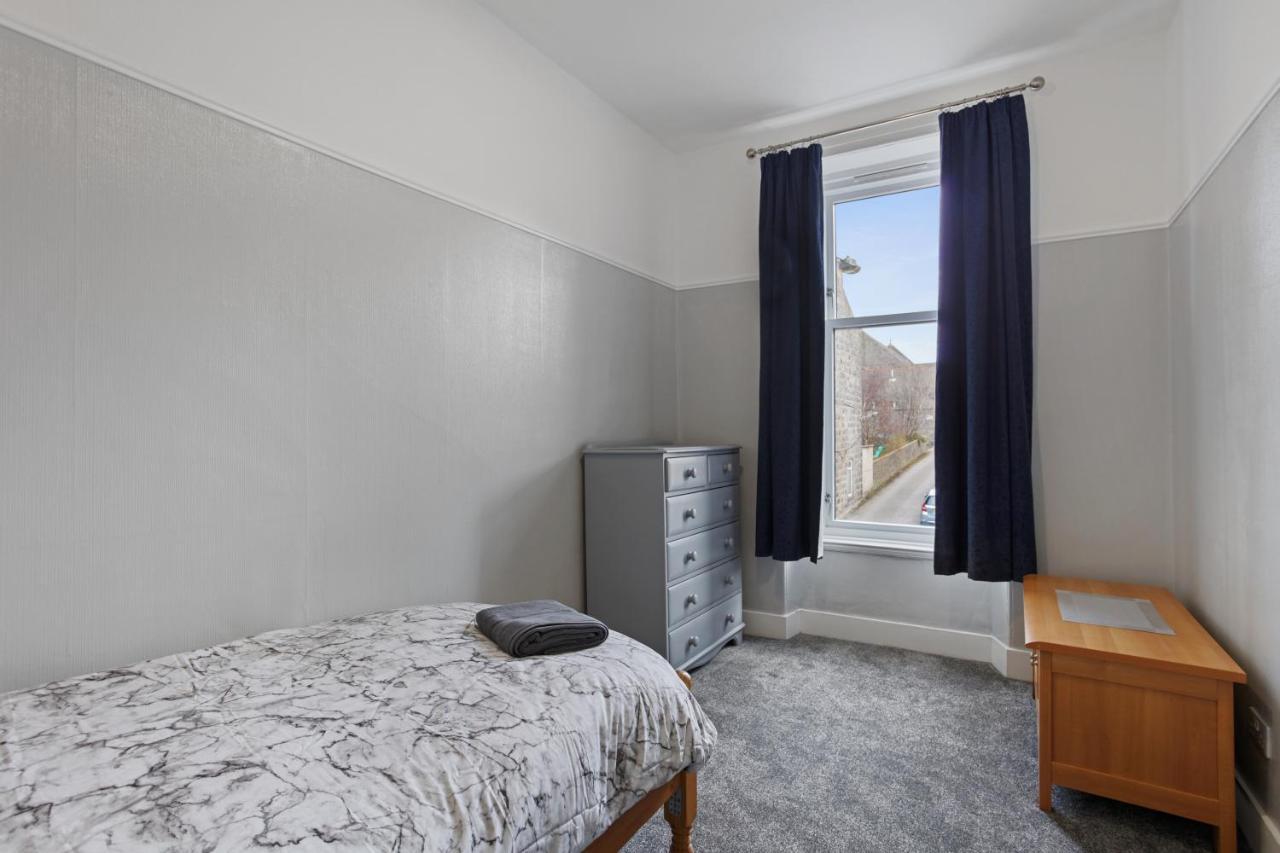 Apartment Lovely 3 Bedroom In Centre *