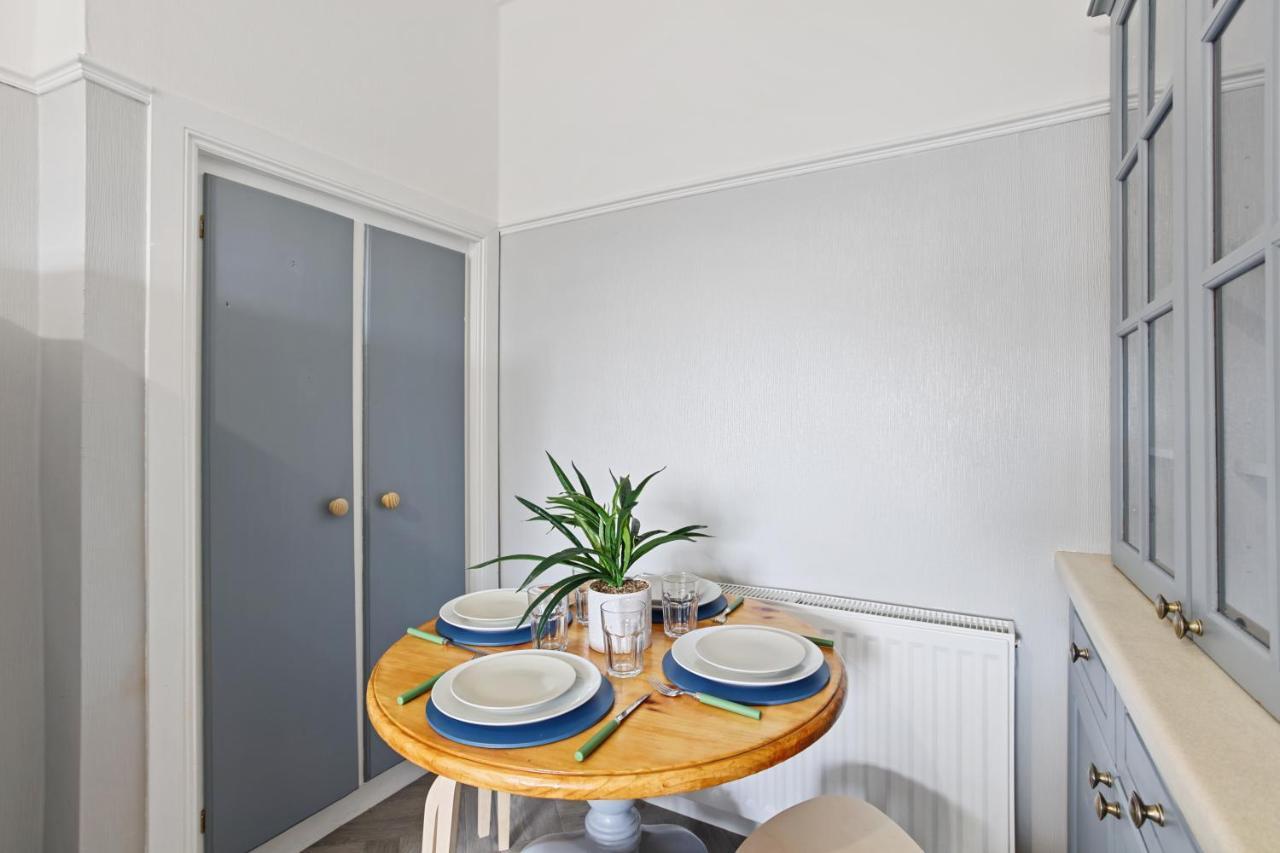 Lovely 3 Bedroom In Centre * Aberdeen