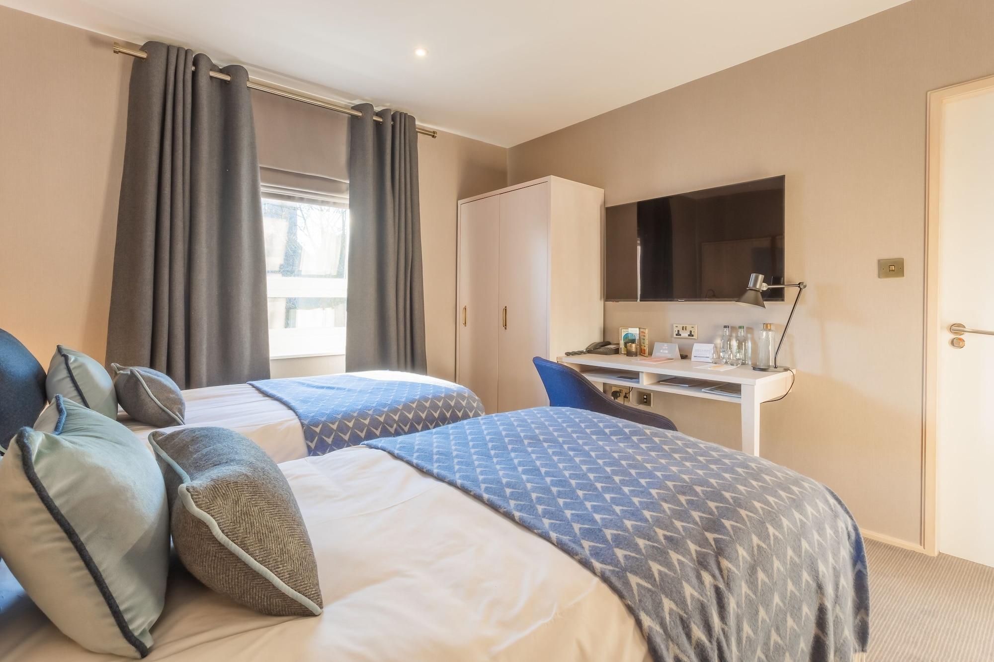 Palm Court Hotel 4*