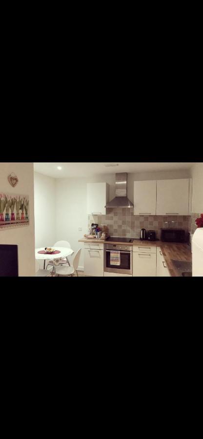Apartment Heart Of Centre 3 Bedrooms *