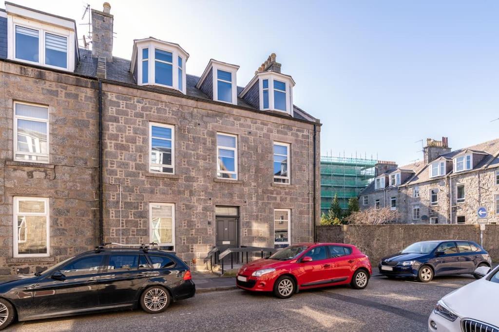 Apartment West End @ Netflix @ Newly Built Aberdeen
