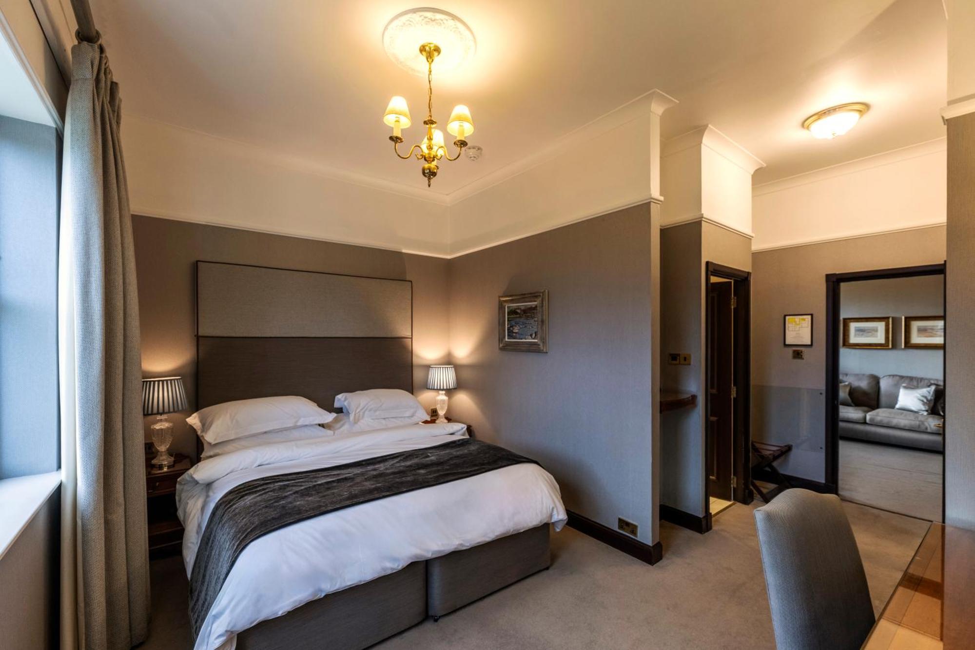 Marcliffe Hotel 5*