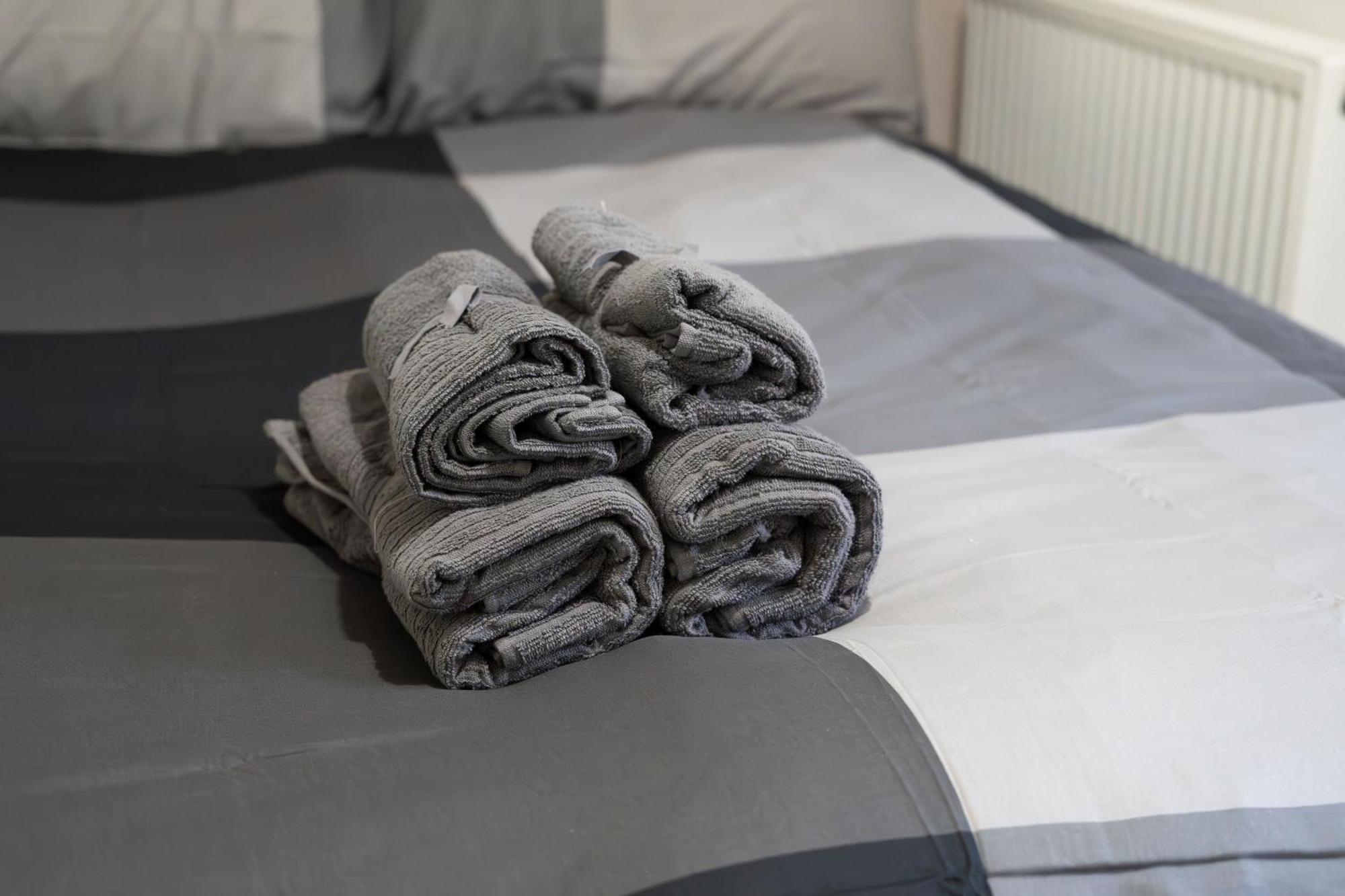 Cosy Fully Equipped 4, Close To *