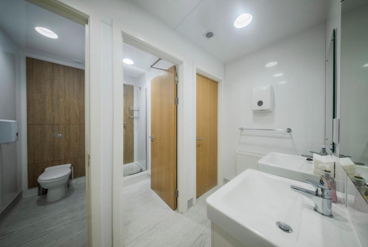 8qr Hotel *