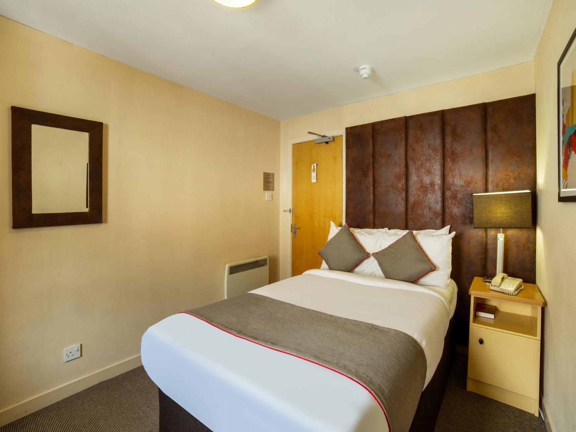 Hotel Brentwood Centre