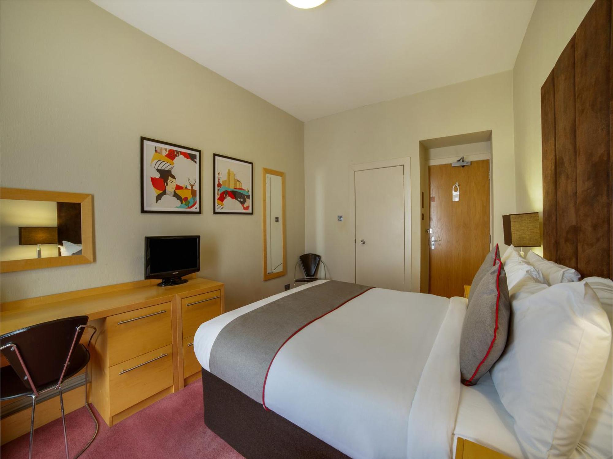Brentwood Centre Hotel 3*
