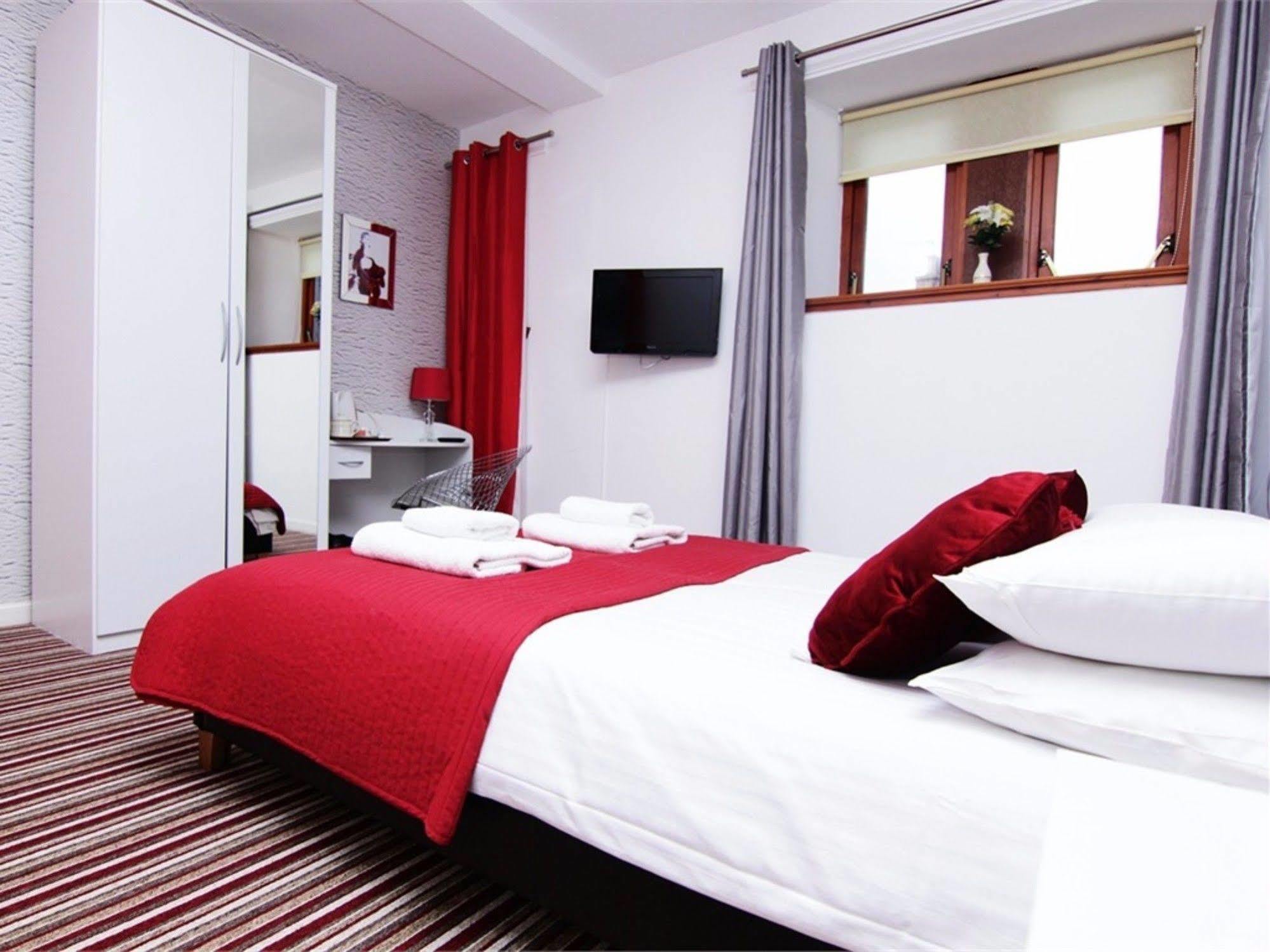 Rosemount Palace 3*