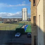 Lovely 2-Bedroom Apartment, Free Wifi & Car Park