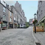 Rennies Court