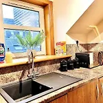 Stylish North Spring Exec One Bedroom Apartment