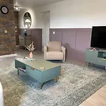 Lighthouse Cottage With Hottub