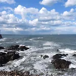 Lighthouse Cottage With Hottub