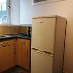 Stylish One Bed Flat With Private Parking