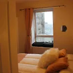 Executive Top Floor 1 Bedroom Apartment