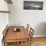 Spacious Ground Floor, 2 Bed By Lains Lettings M
