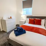Central Location, Private Parking, Free Netflix