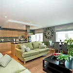 Contemporary Apartment Close To Aberdeen City Centre