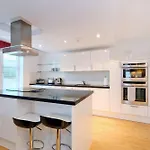 Contemporary Apartment Close To Aberdeen City Centre