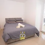Affleck Stay 1 - Sja Stays - Modern 2 Bed Apartment - With Parking