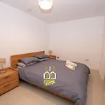 Affleck Stay 1 - Sja Stays - Modern 2 Bed Apartment - With Parking