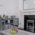 Stunning 2 Bed City Centre Apartment Union Grove