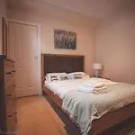 Springbank Apartment