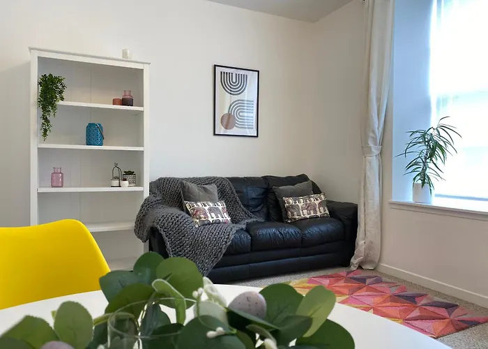 Quay Apartment With Parking