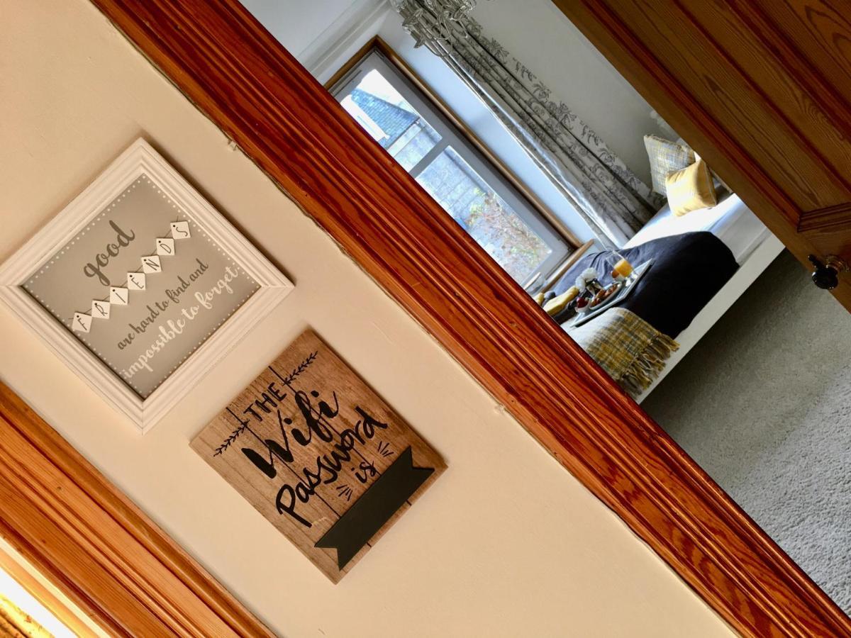 Cosy 2 Bedroom Central - Free Parking, Free Wifi Apartment *