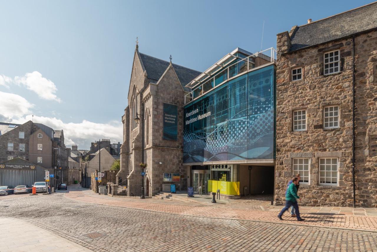 Historic Location, Private Parking, Ground Floor Luxury Flat * Aberdeen