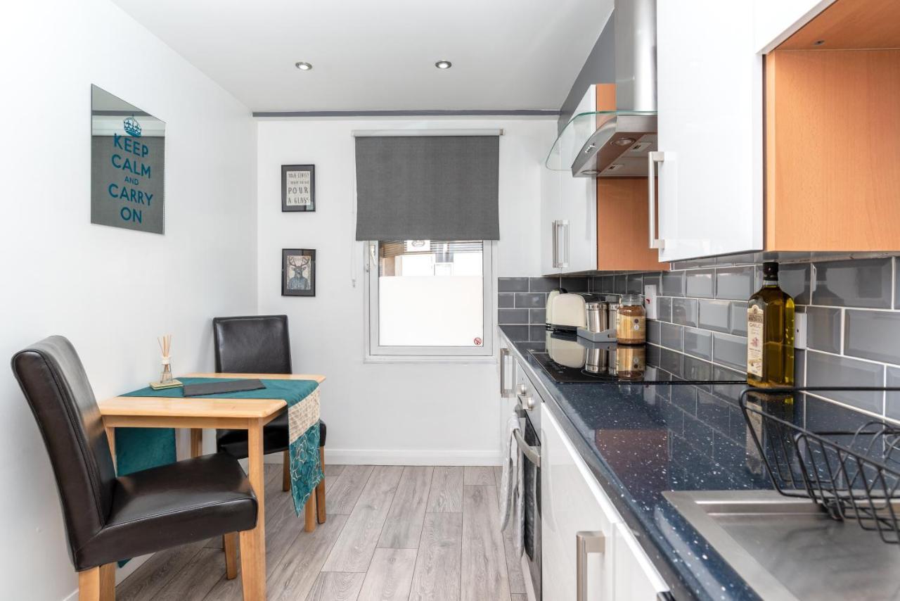 Historic Location, Private Parking, Ground Floor Luxury Flat Apartment *
