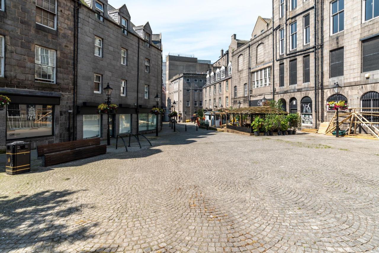 Historic Location, Private Parking, Ground Floor Luxury Flat