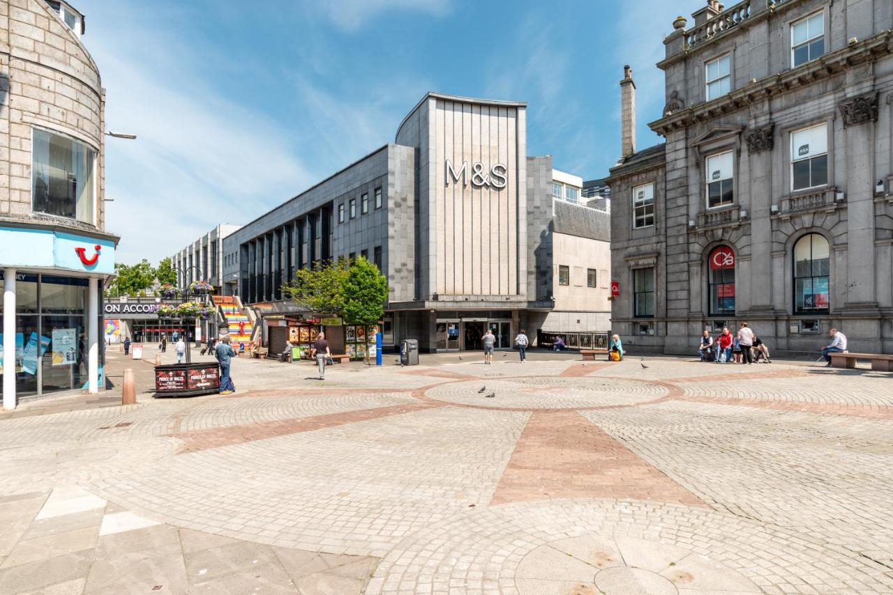 Historic Location, Private Parking, Ground Floor Luxury Flat Apartment Aberdeen