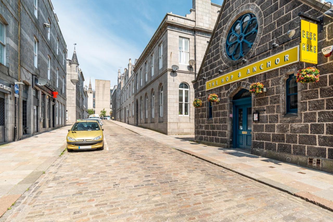 Historic Location, Private Parking, Ground Floor Luxury Flat * Aberdeen