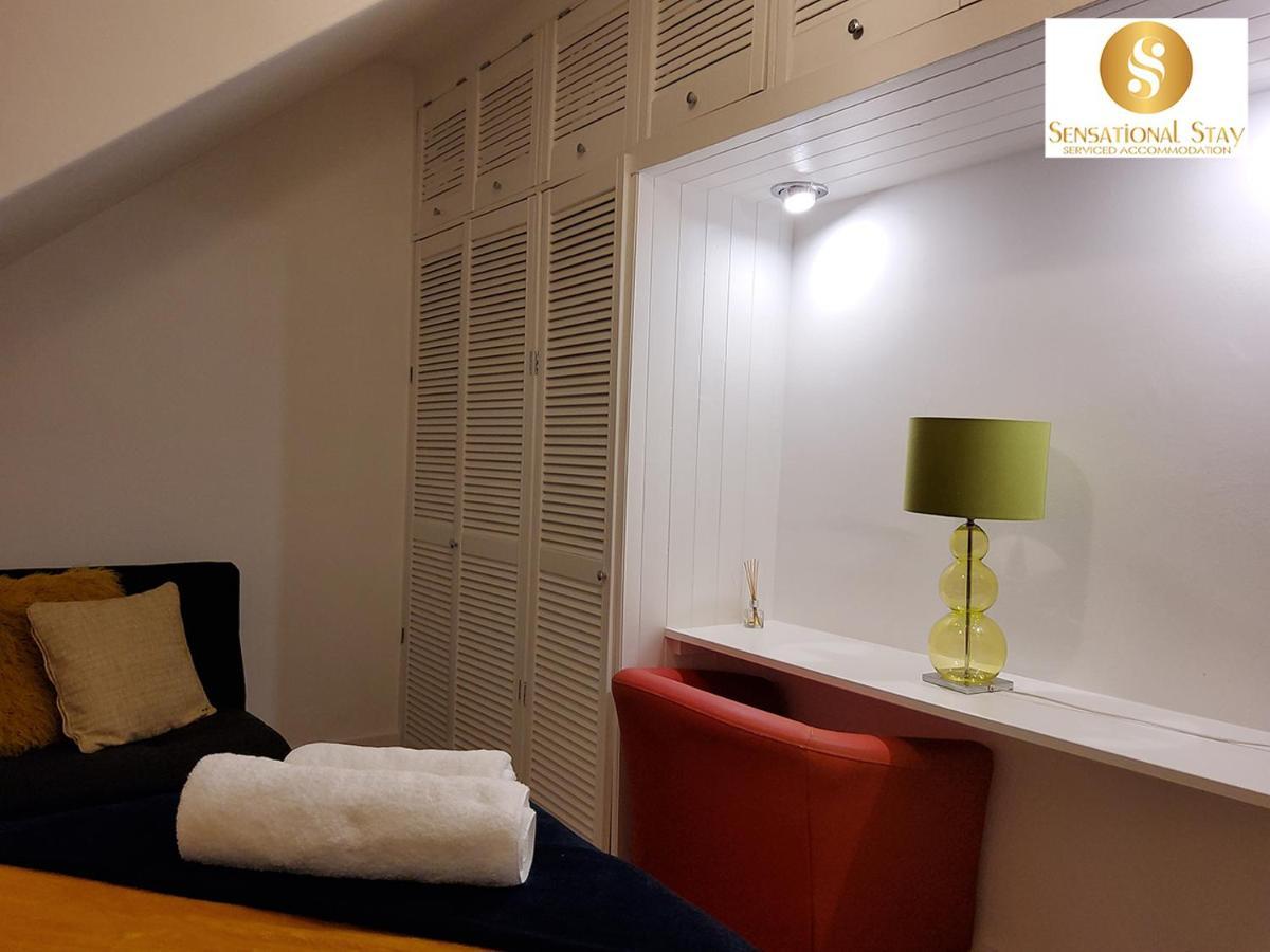 2 Bedroom At Sensational Serviced - Clifton Road Apartment
