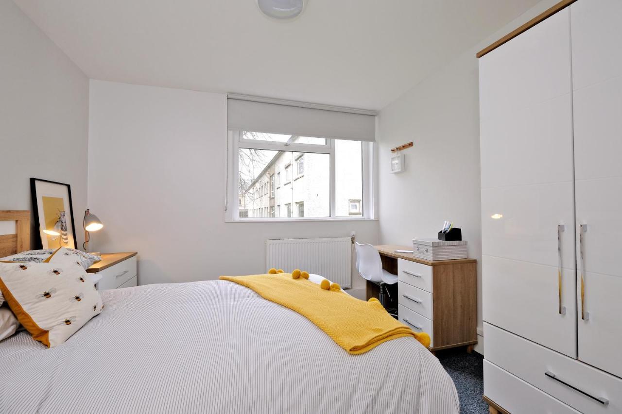 Apartment Cooper Court *