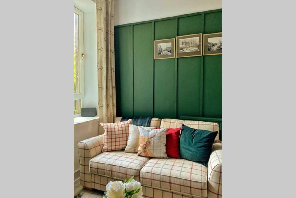 Old Gem Flat