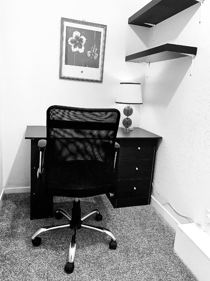 Executive Quiet Home-office Combo Apartment
