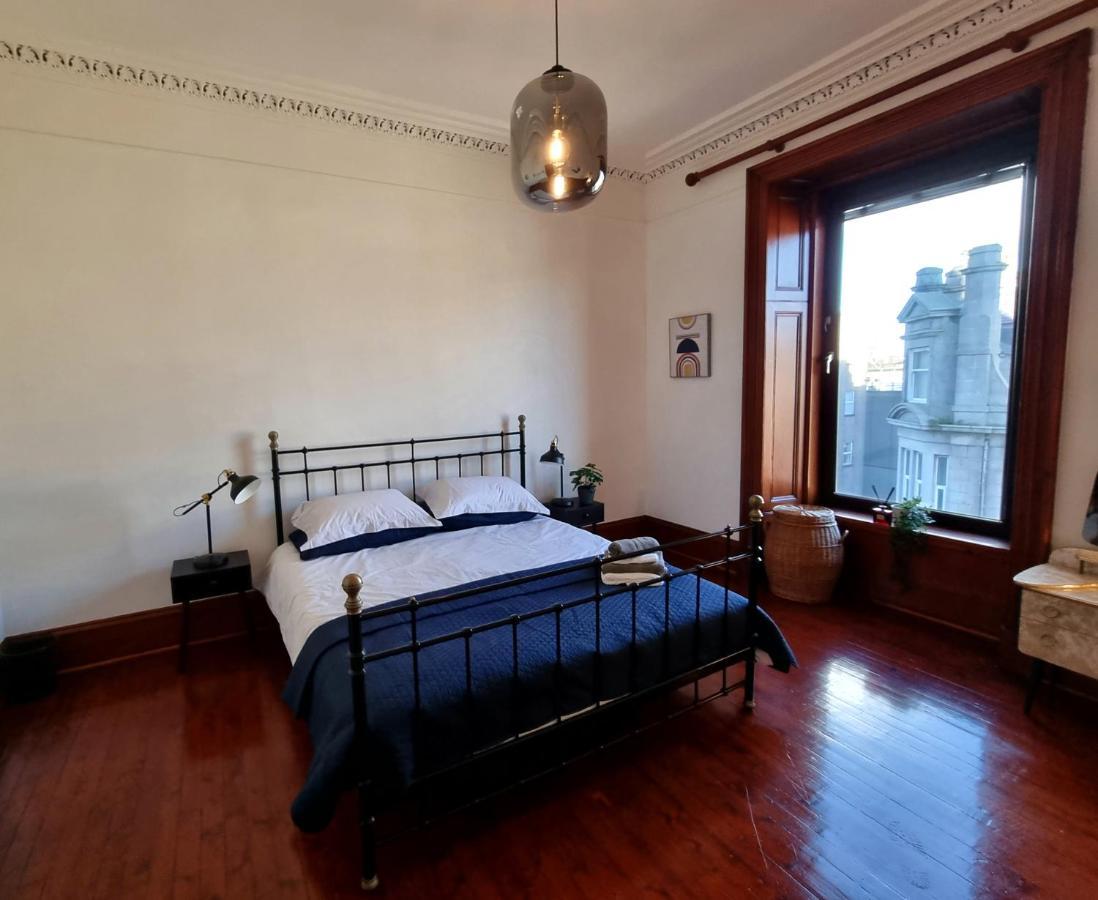 Luxury 2 Bedroom Centre With Panoramic Views And High Ceilings *