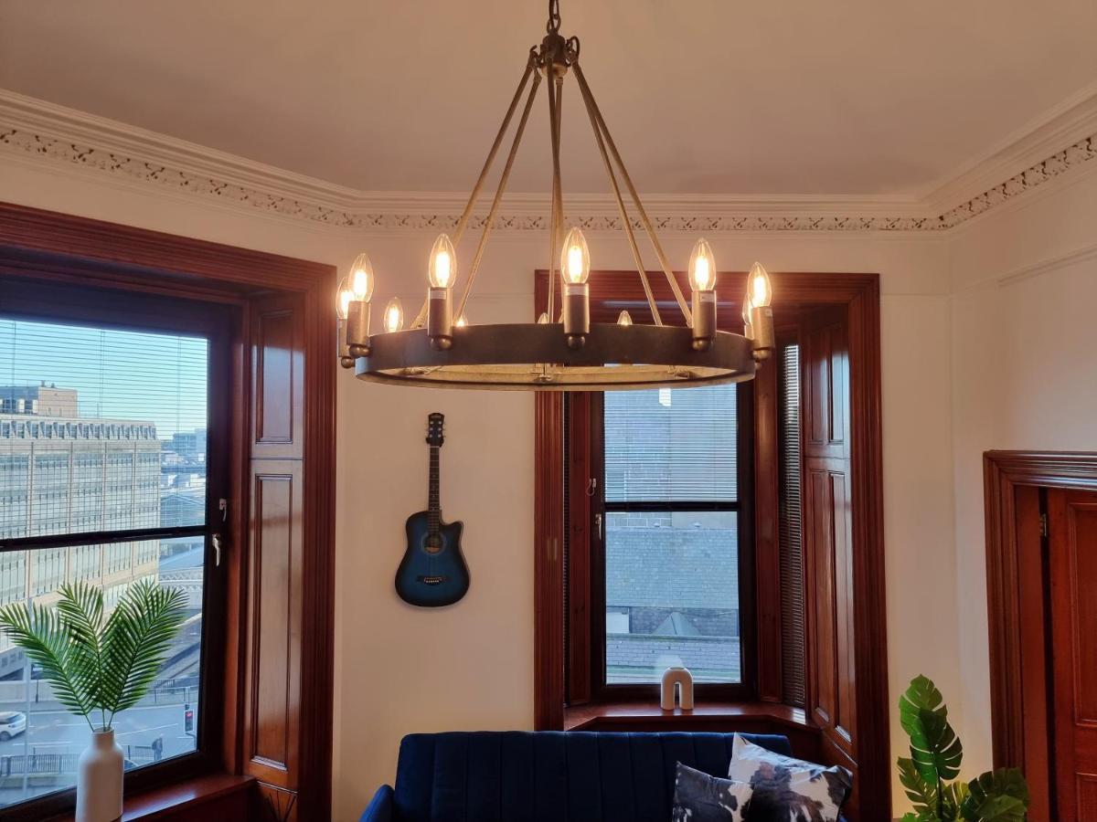 Luxury 2 Bedroom Centre With Panoramic Views And High Ceilings Apartment