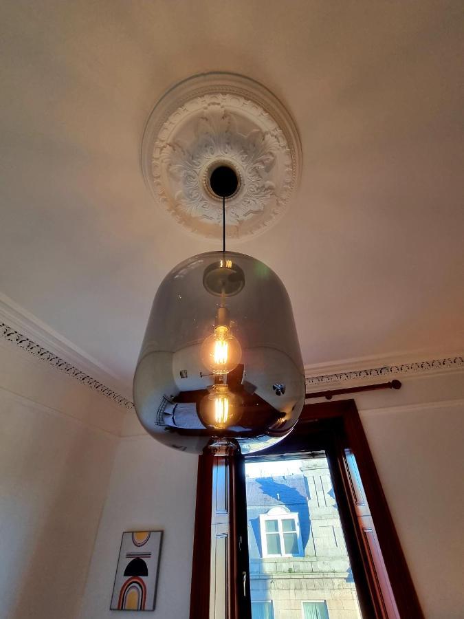 Luxury 2 Bedroom Centre With Panoramic Views And High Ceilings *