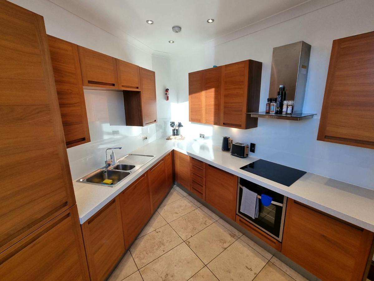 Luxury 2 Bedroom Centre With Panoramic Views And High Ceilings Apartment Aberdeen