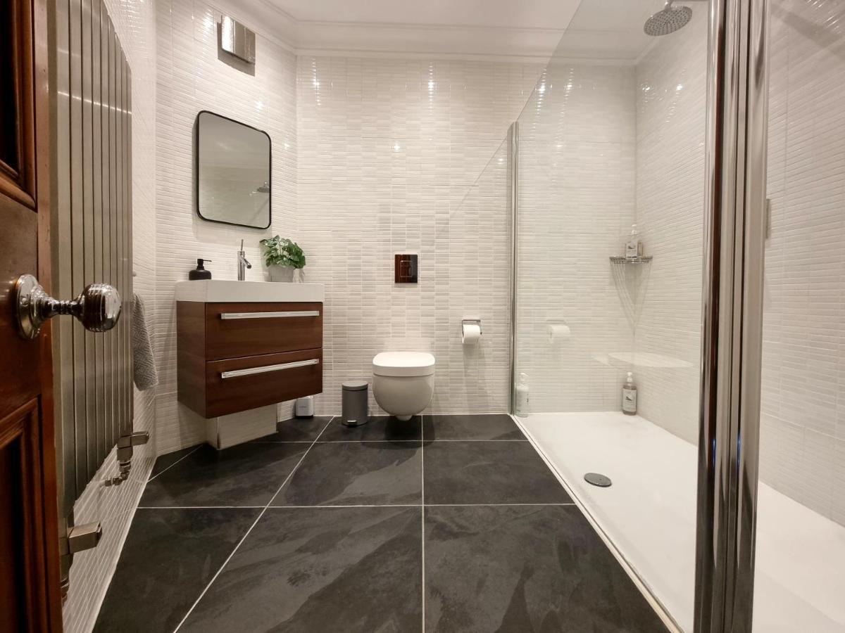 Luxury 2 Bedroom Centre With Panoramic Views And High Ceilings * Aberdeen
