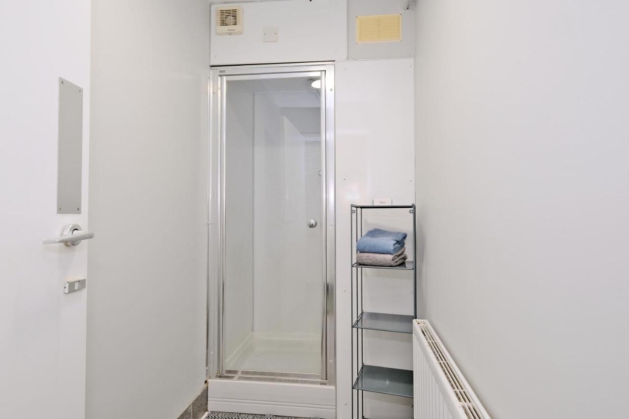 Apartment Cooper Court *