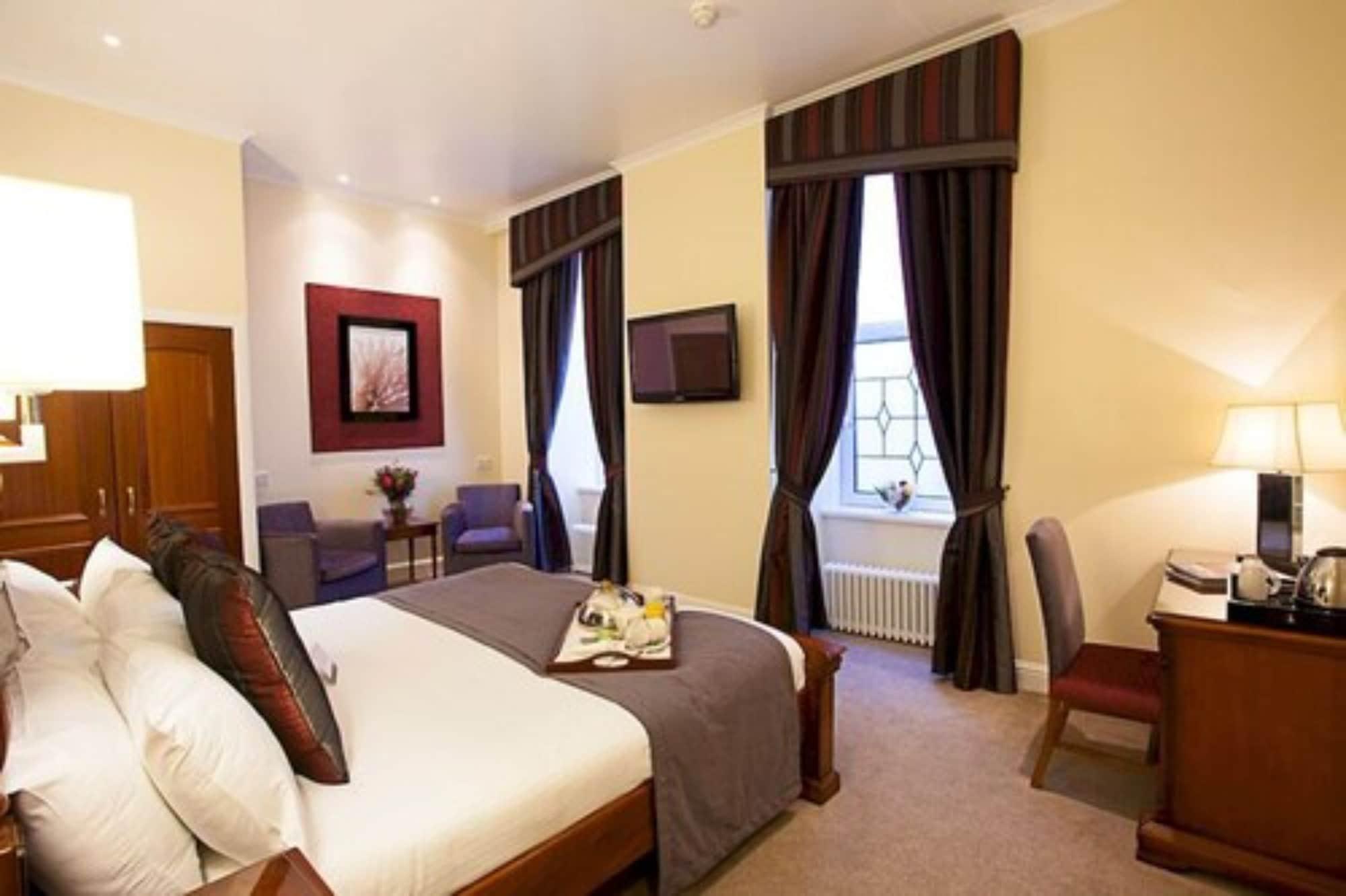 Hotel Douglas