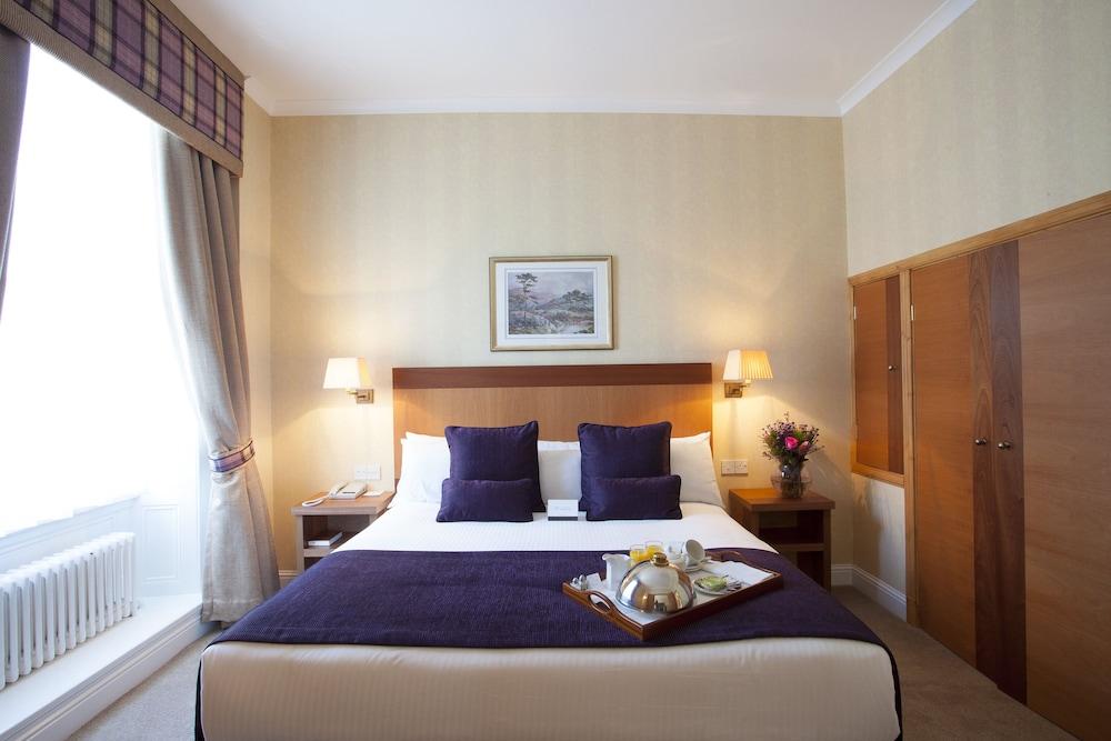 Douglas 3* Aberdeen