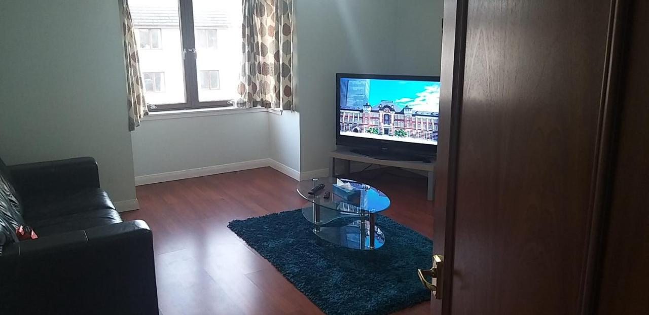 Lovely 2-bedroom Apartment, Free Wifi & Car Park Apartment