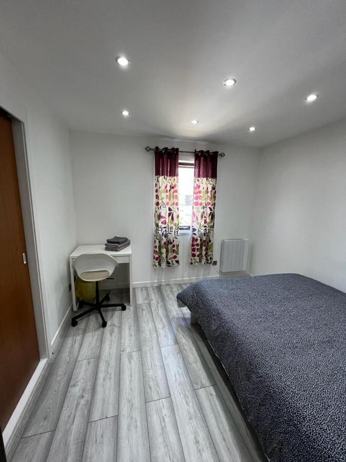 Lovely 3-bedroom Flat With Free Parking *