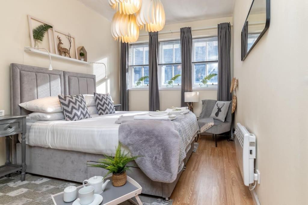 Silver Stone - In The Heart Of Apartment *